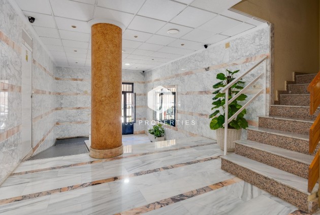 Resale - Apartment / flat -
Torrevieja - Estacion de autobuses