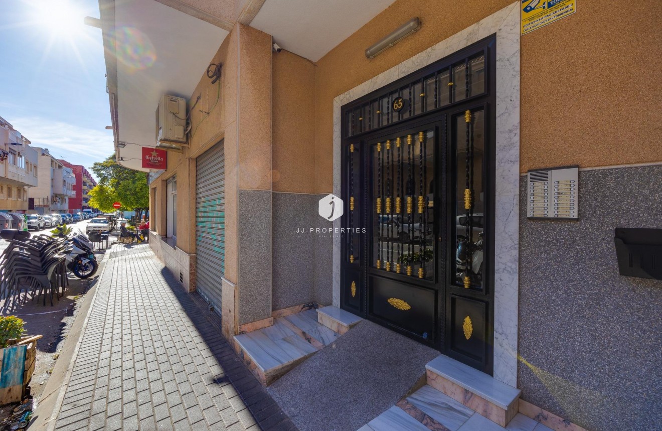 Resale - Apartment / flat -
Torrevieja - Estacion de autobuses