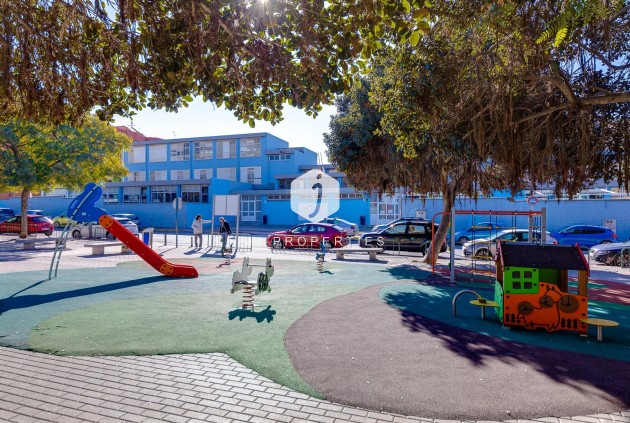 Resale - Apartment / flat -
Torrevieja - Estacion de autobuses