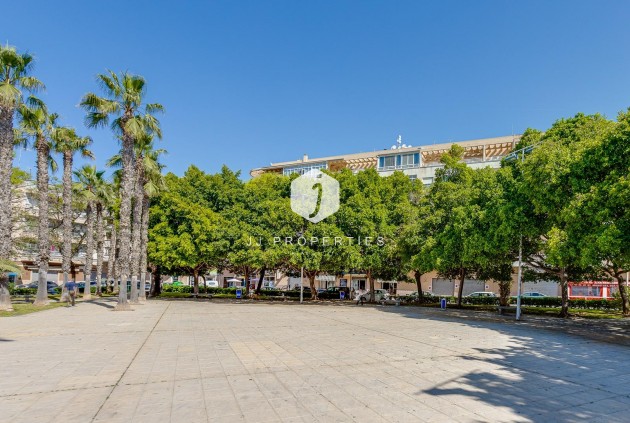 Resale - Apartment / flat -
Torrevieja - Estacion de autobuses