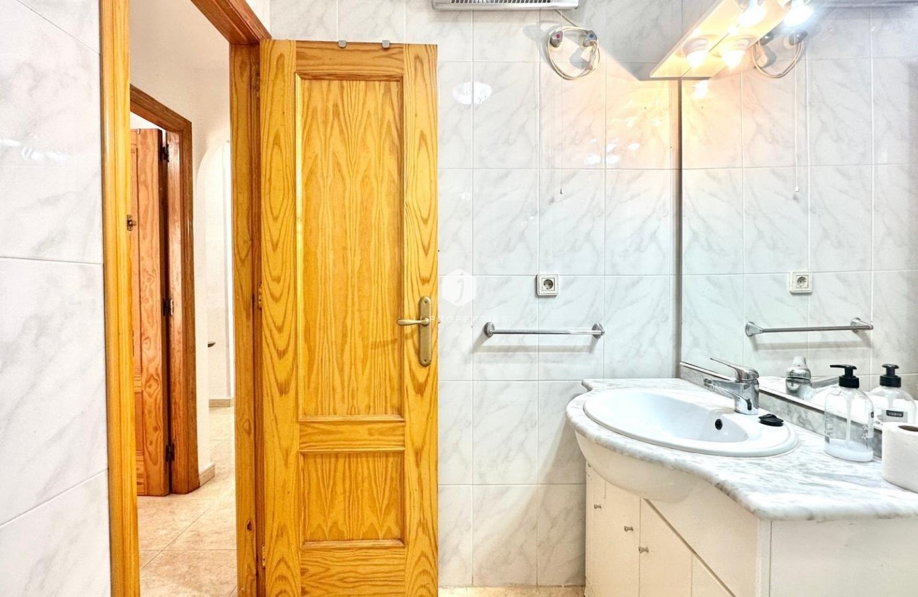 Tweedehands - Appartement / flat -
Torrevieja - Centro