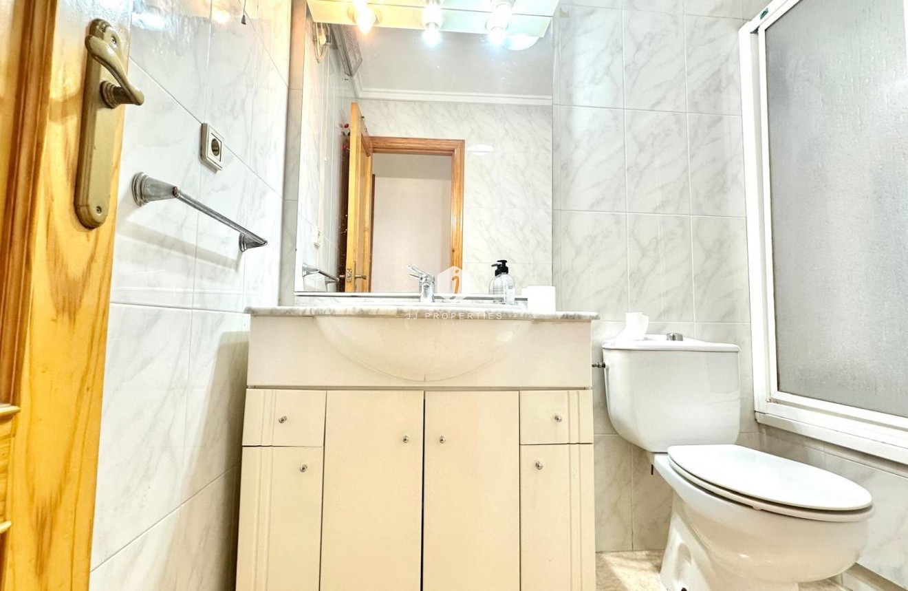 Tweedehands - Appartement / flat -
Torrevieja - Centro