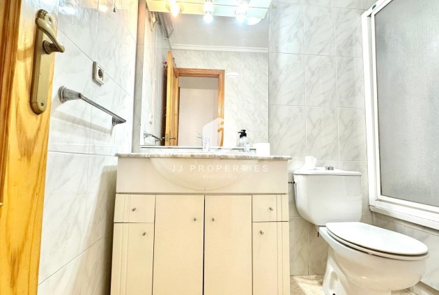 Tweedehands - Appartement / flat -
Torrevieja - Centro