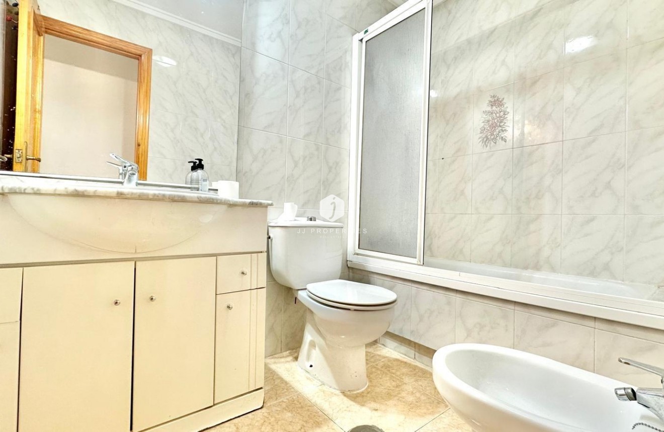 Tweedehands - Appartement / flat -
Torrevieja - Centro