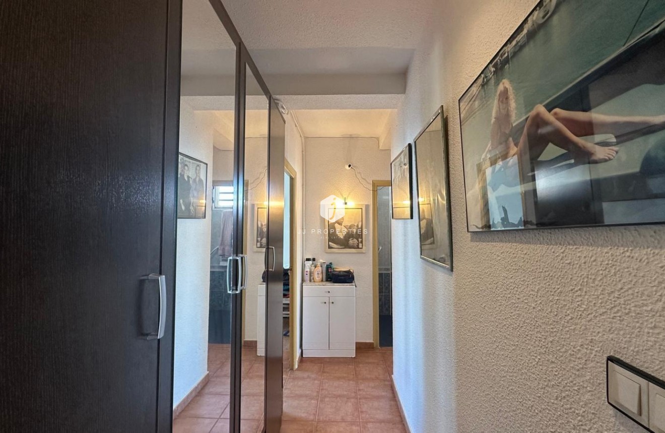 Resale - Apartment / flat -
Torrevieja - Estacion de autobuses