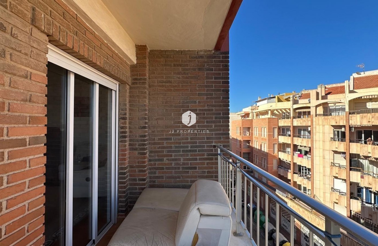 Resale - Apartment / flat -
Torrevieja - Estacion de autobuses