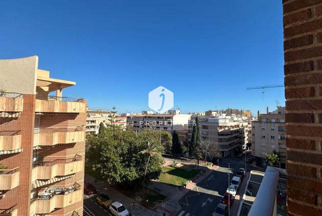 Resale - Apartment / flat -
Torrevieja - Estacion de autobuses
