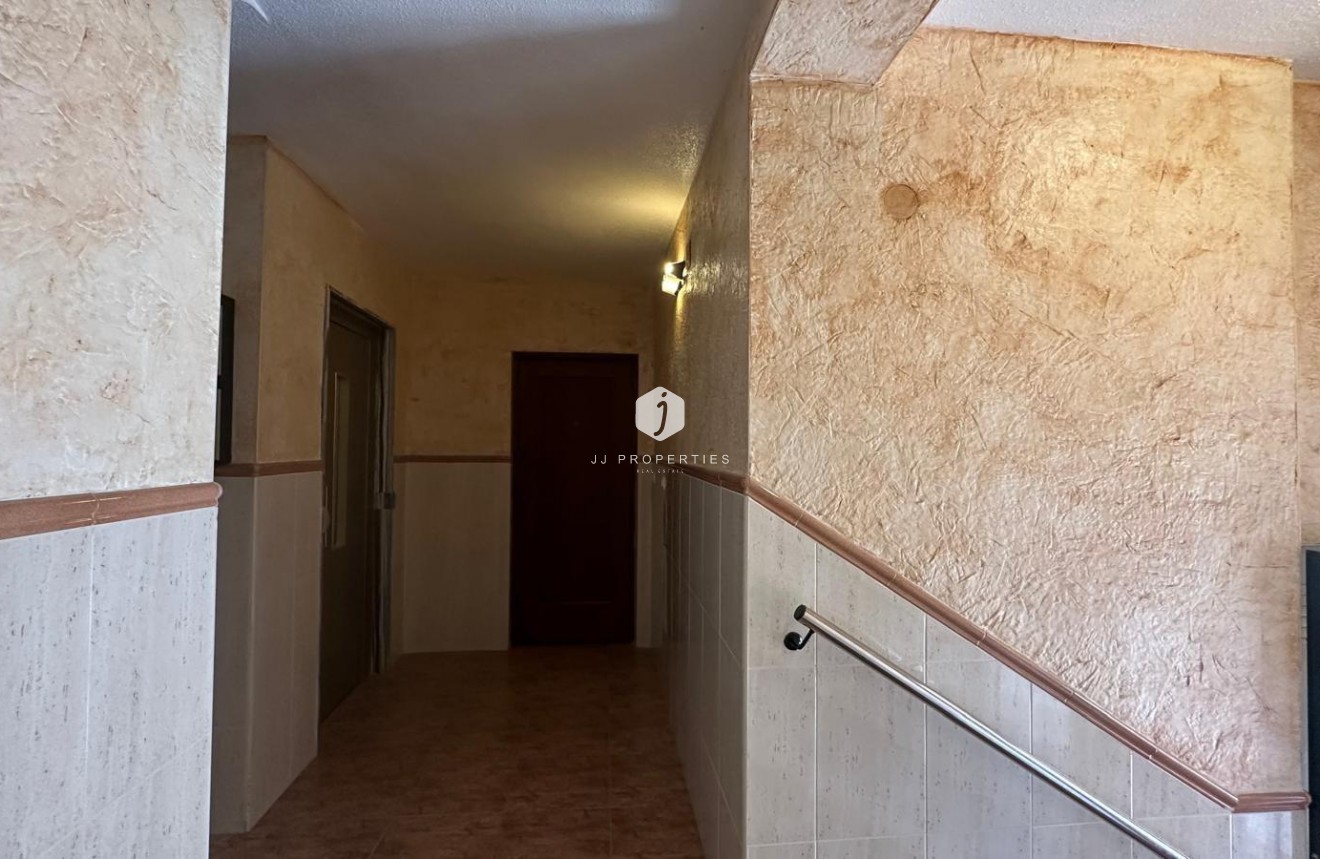 Resale - Apartment / flat -
Torrevieja - Estacion de autobuses