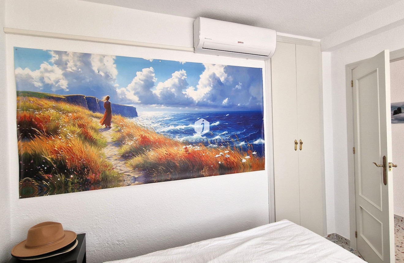 Resale - Apartment / flat -
Torrevieja - Costa Blanca