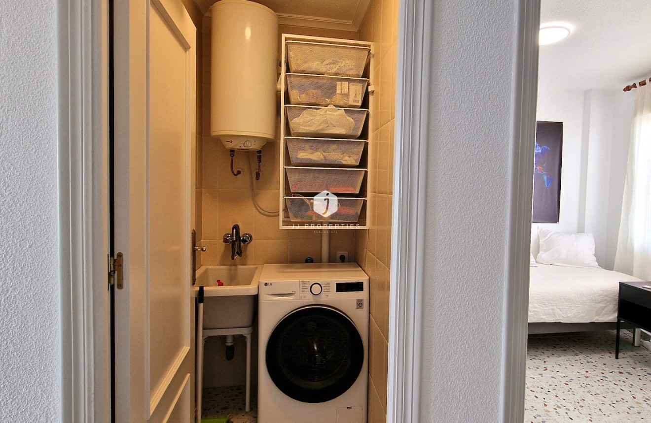 Resale - Apartment / flat -
Torrevieja - Costa Blanca