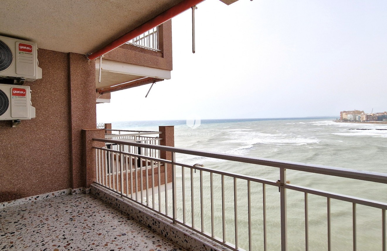 Resale - Apartment / flat -
Torrevieja - Costa Blanca