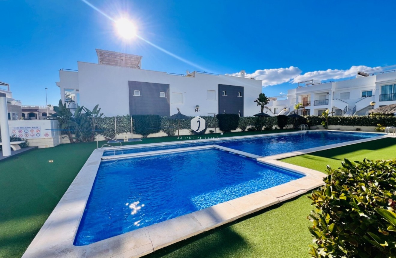 Resale - Bungalow -
Torrevieja - Costa Blanca