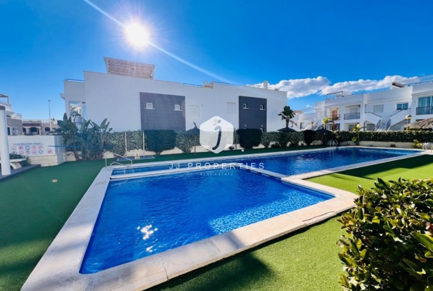 Resale - Bungalow -
Torrevieja - Costa Blanca
