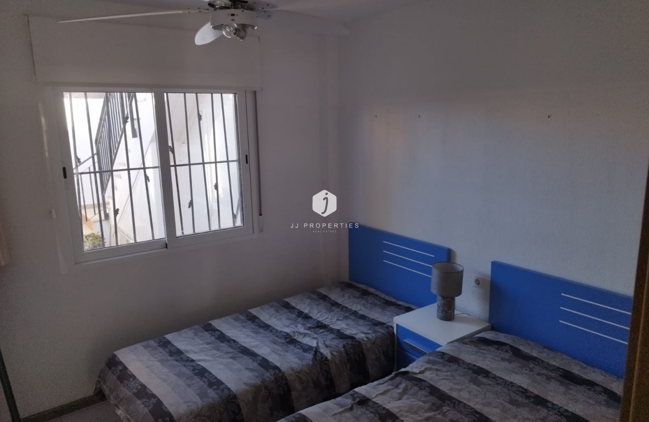 Resale - Bungalow -
Torrevieja - Costa Blanca