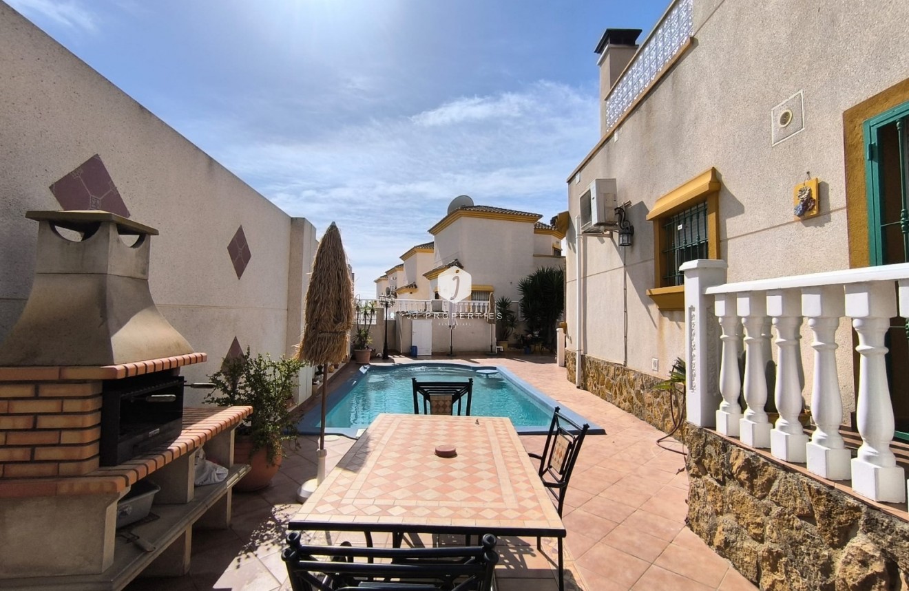 Resale - Villa -
El Raso - Costa Blanca