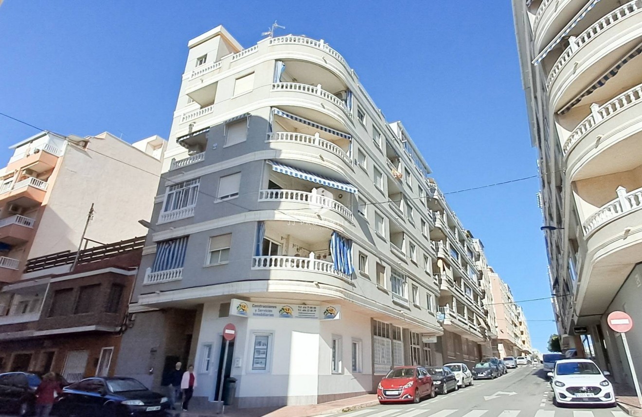 Resale - Apartment / flat -
Torrevieja - Playa del Cura