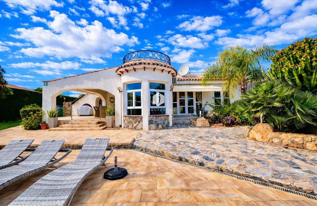 Resale - Villa -
Cabo Roig - Costa Blanca