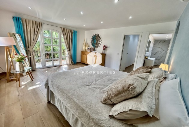 Resale - Villa -
Cabo Roig - Costa Blanca