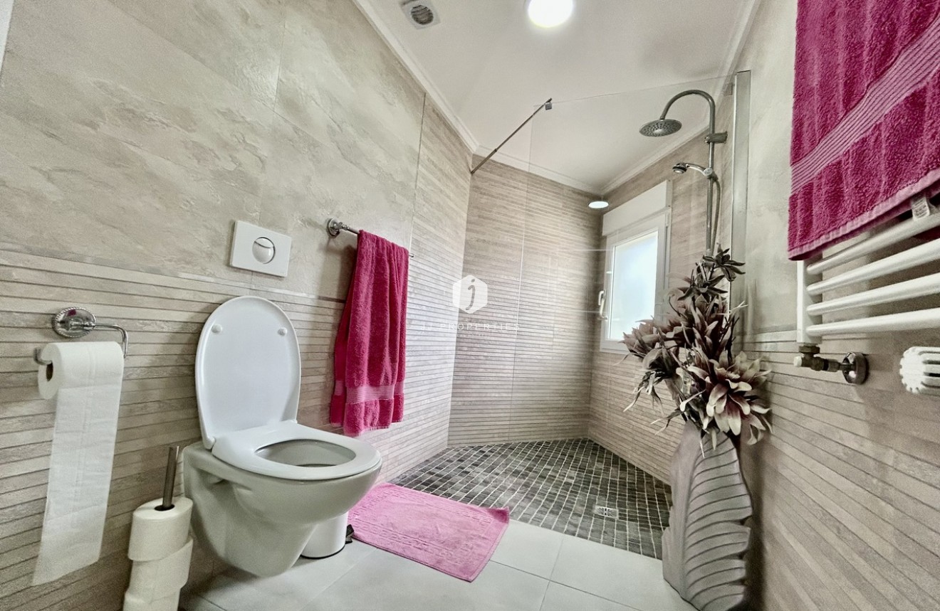 Resale - Villa -
Cabo Roig - Costa Blanca