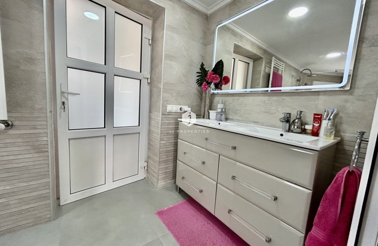 Resale - Villa -
Cabo Roig - Costa Blanca