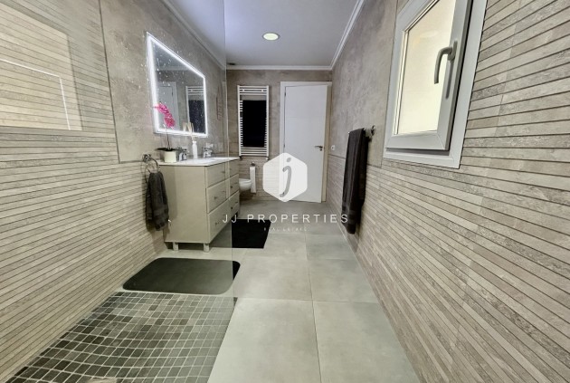 Resale - Villa -
Cabo Roig - Costa Blanca