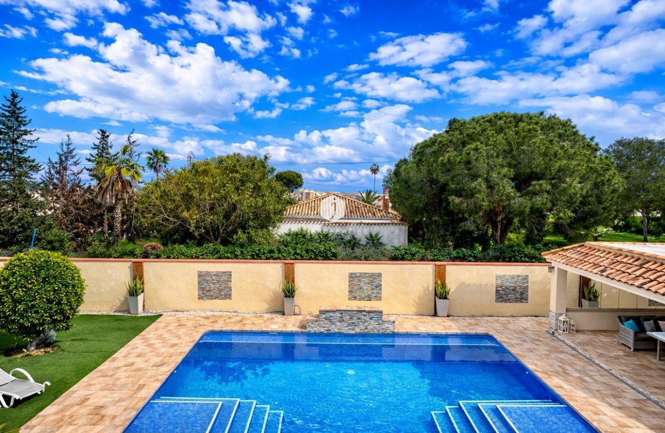 Resale - Villa -
Cabo Roig - Costa Blanca