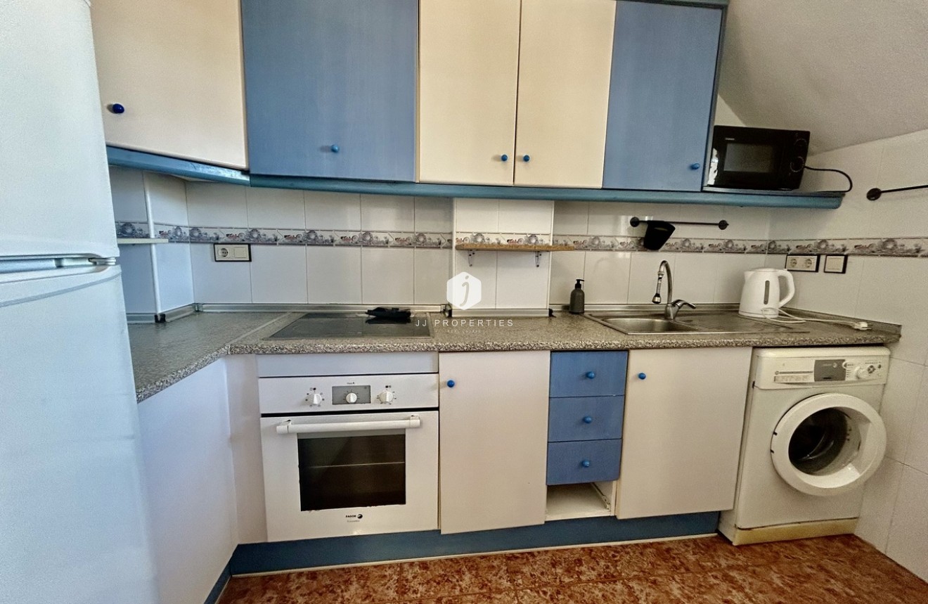 Resale - Apartment / flat -
Los Altos - Costa Blanca