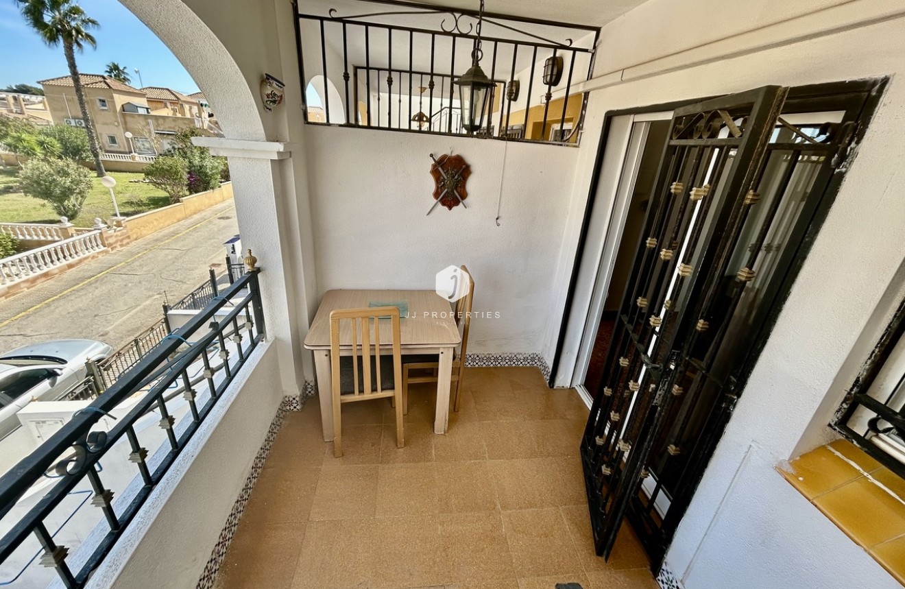 Resale - Apartment / flat -
Los Altos - Costa Blanca
