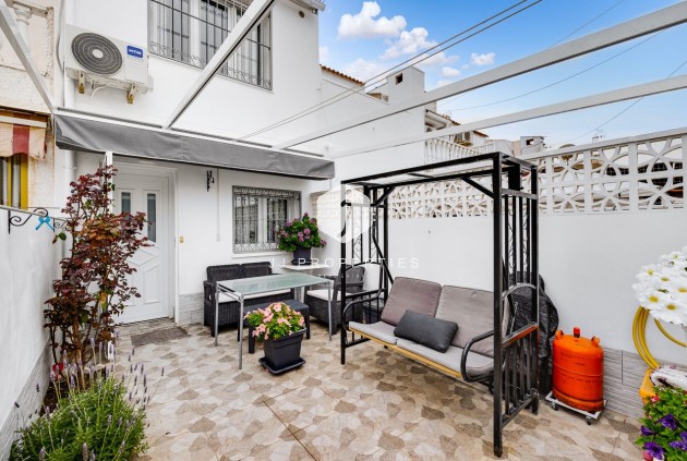 Resale - Chalet -
Torrevieja - Costa Blanca