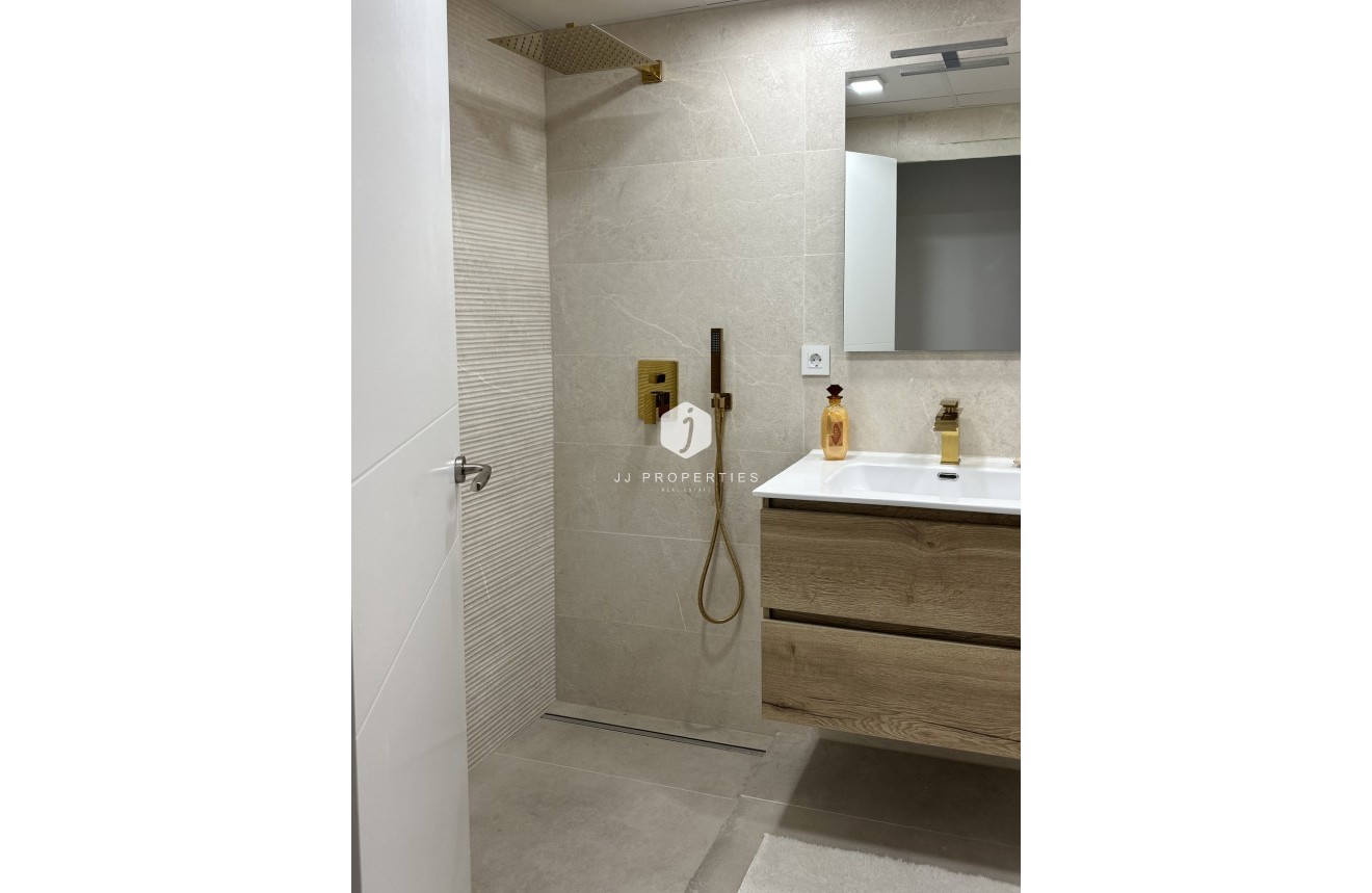 Segunda mano - Apartamento / piso -
Torrevieja - Costa Blanca