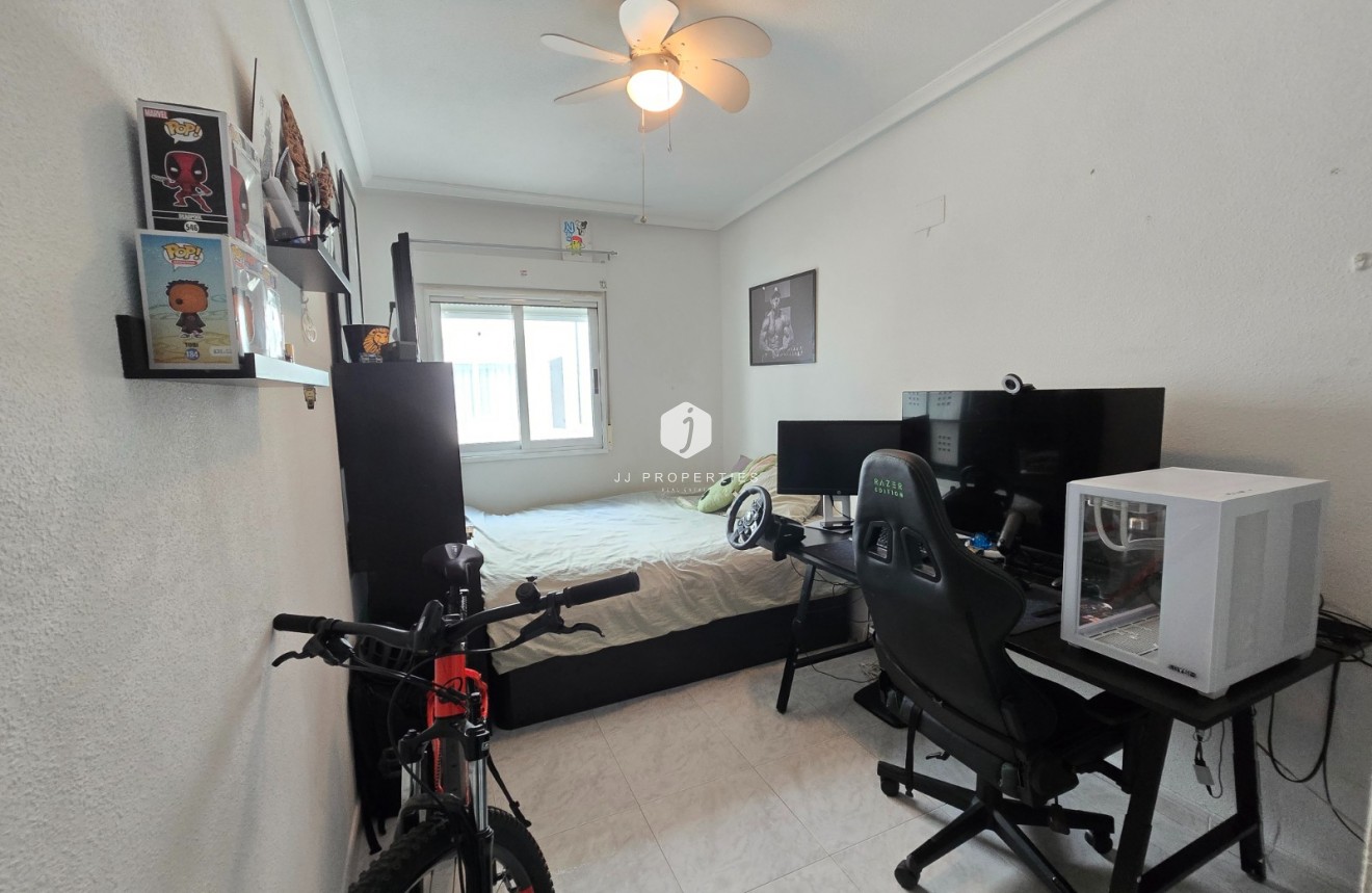 Z drugiej ręki - Mieszkanie w bloku -
Los Montesinos - Costa Blanca