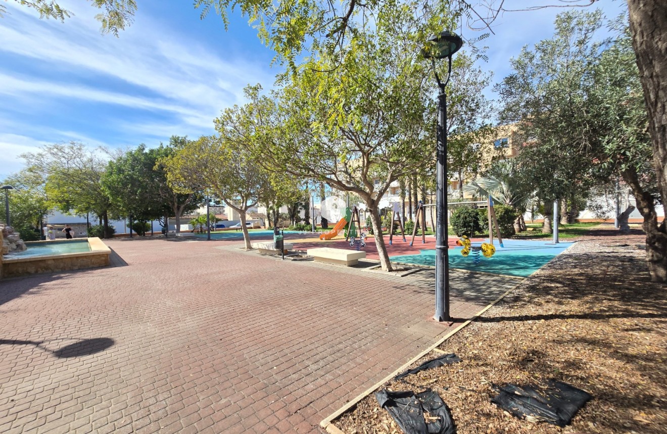 Z drugiej ręki - Mieszkanie w bloku -
Los Montesinos - Costa Blanca