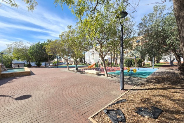 Z drugiej ręki - Mieszkanie w bloku -
Los Montesinos - Costa Blanca