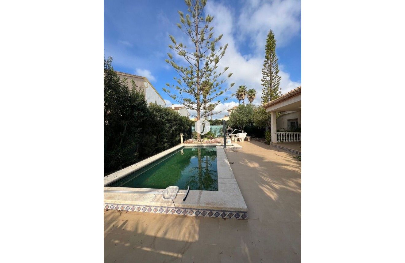 Segunda mano - Villa -
Playa Flamenca