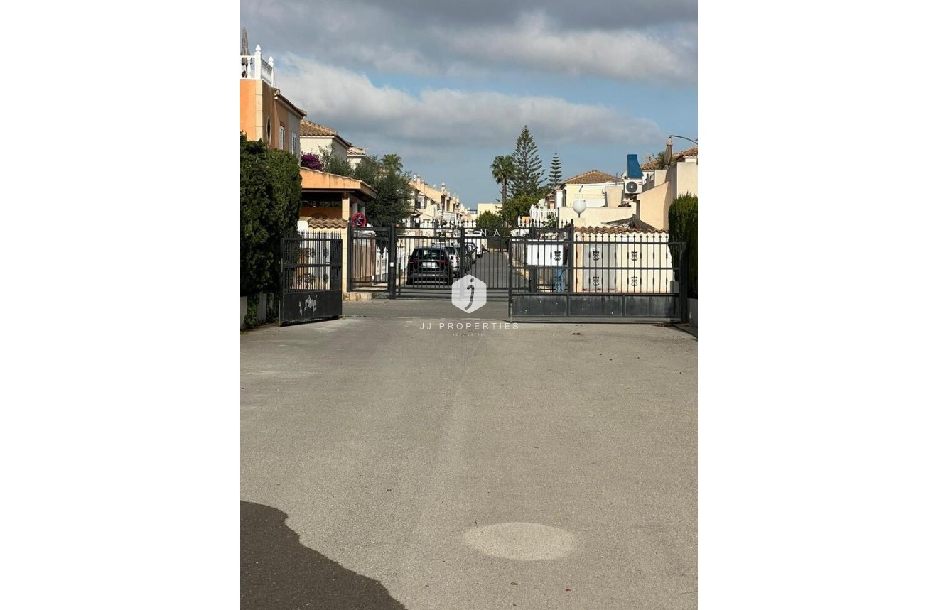 Segunda mano - Villa -
Playa Flamenca