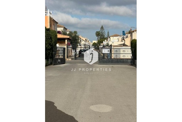 Segunda mano - Villa -
Playa Flamenca