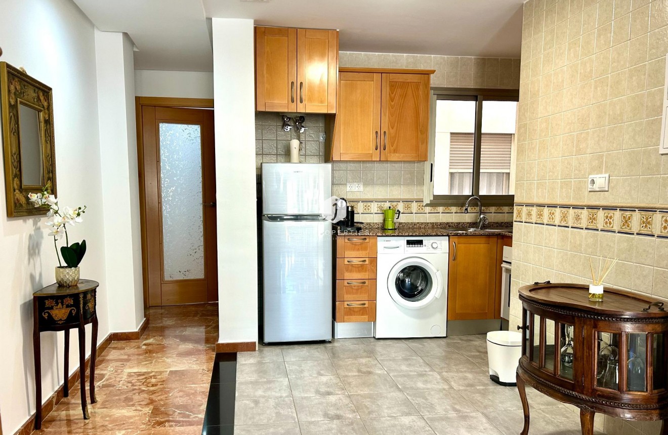 Aus zweiter Hand - Wohnung -
Torrevieja - Centro