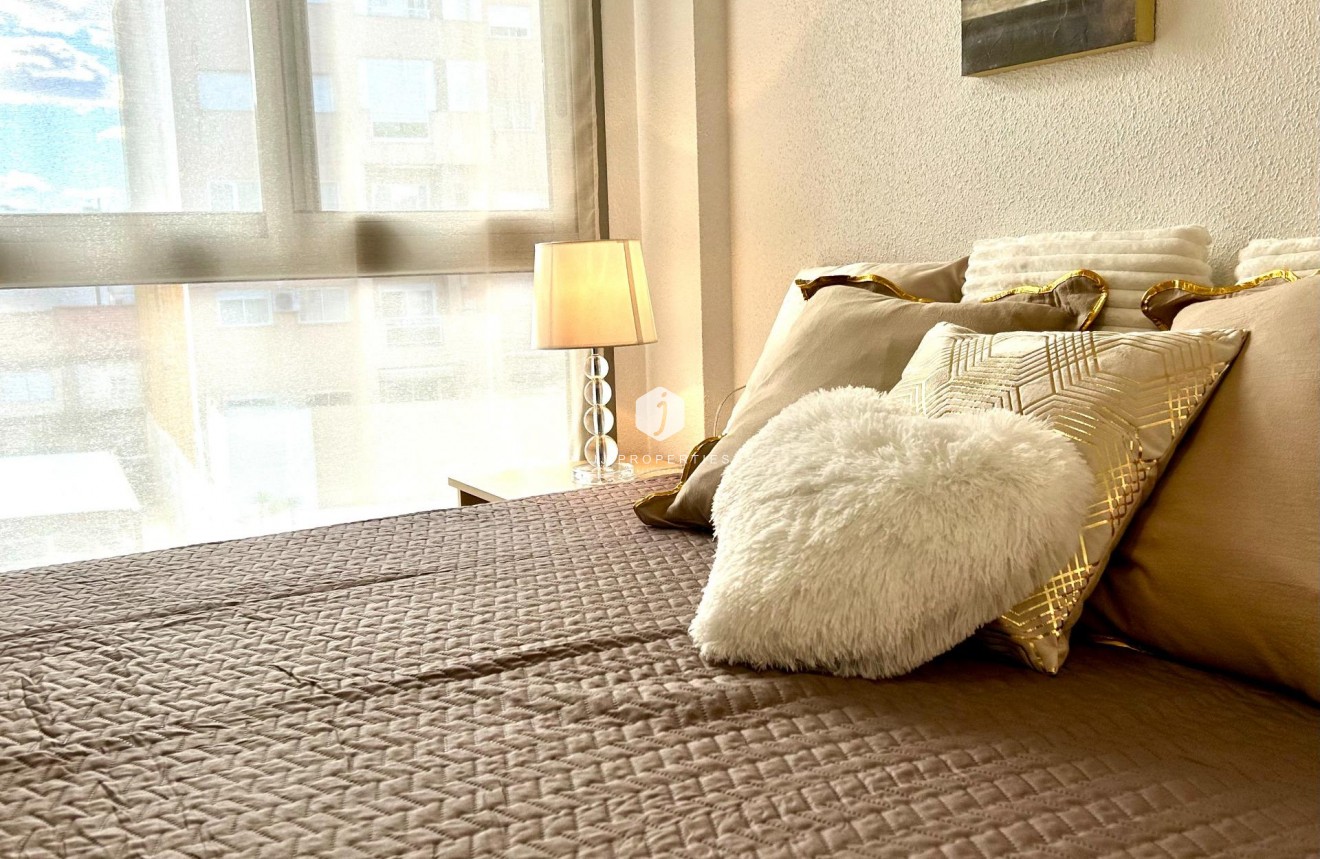 Aus zweiter Hand - Wohnung -
Torrevieja - Centro