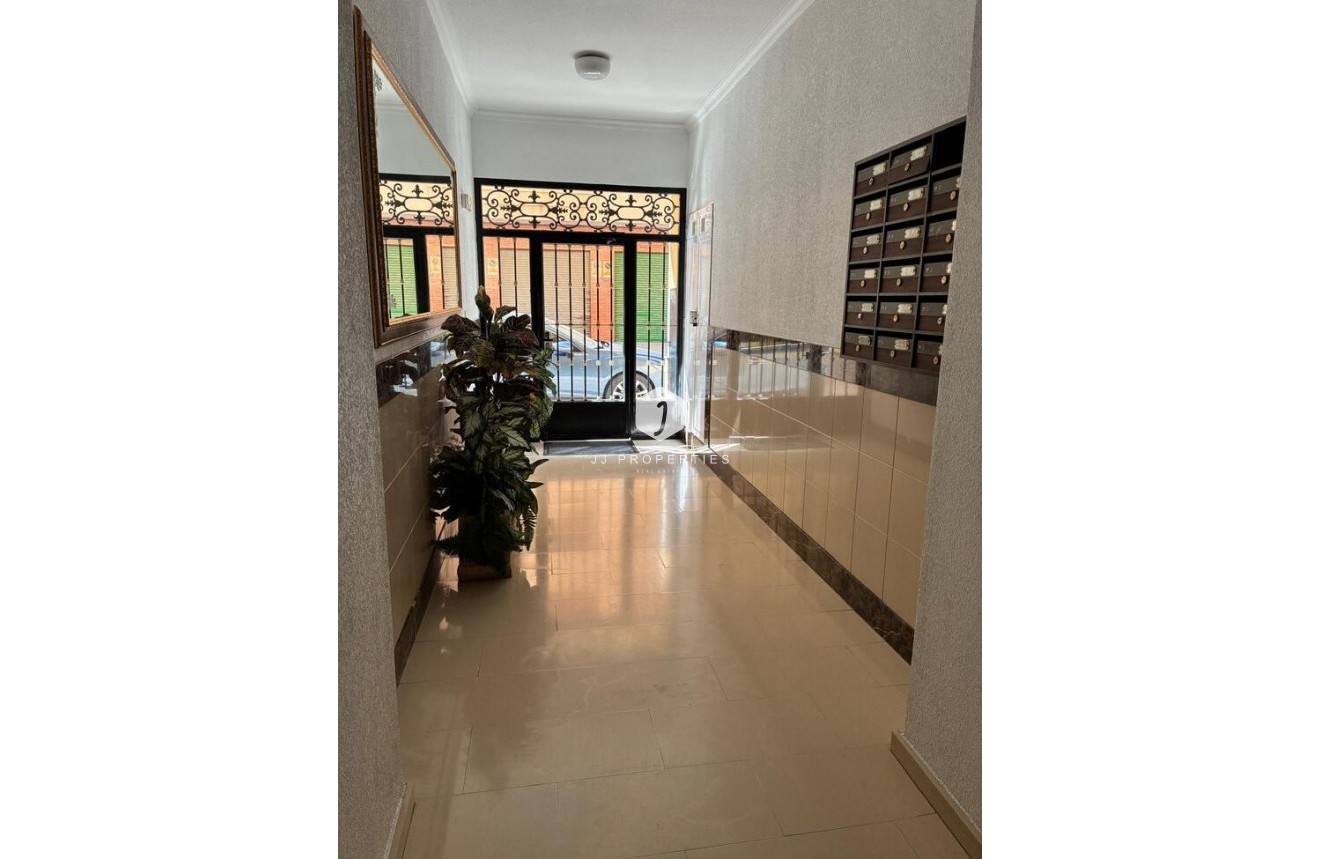 Resale - Apartment / flat -
Almoradí - Costa Blanca