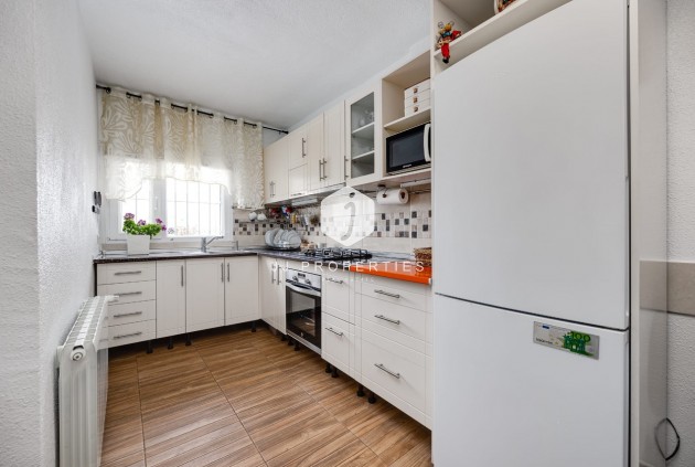 Resale - Chalet -
Torrevieja - Costa Blanca