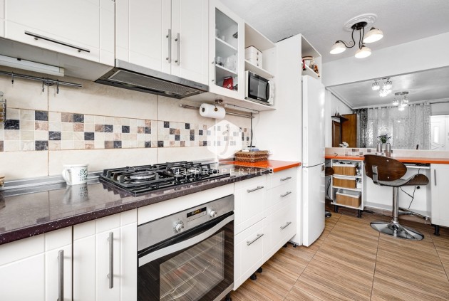 Resale - Chalet -
Torrevieja - Costa Blanca