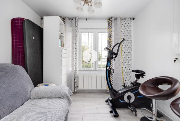 Resale - Chalet -
Torrevieja - Costa Blanca