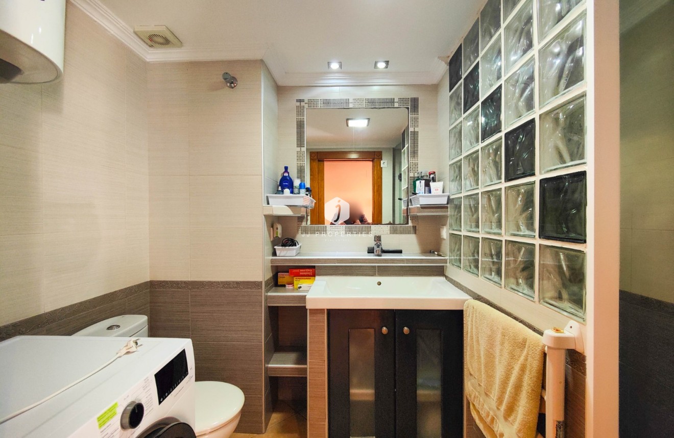 Resale - Apartment / flat -
Torrevieja - Costa Blanca