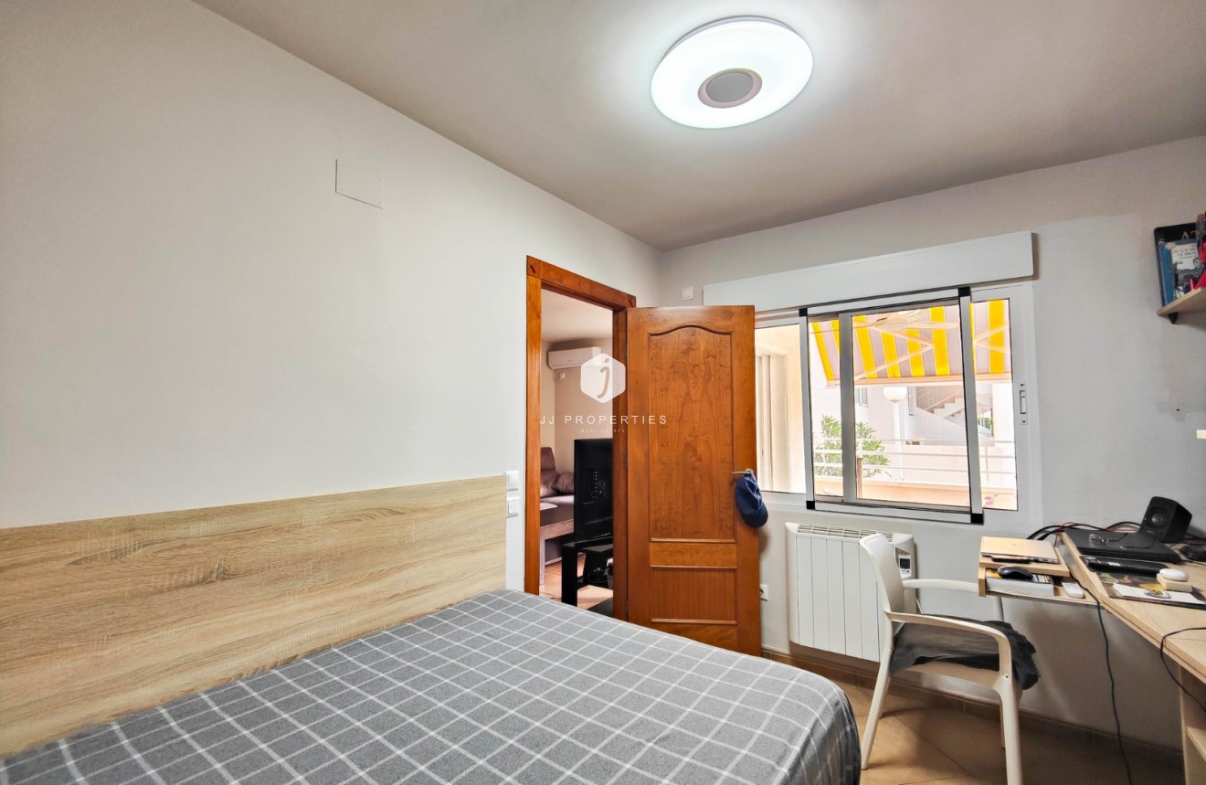 Resale - Apartment / flat -
Torrevieja - Costa Blanca