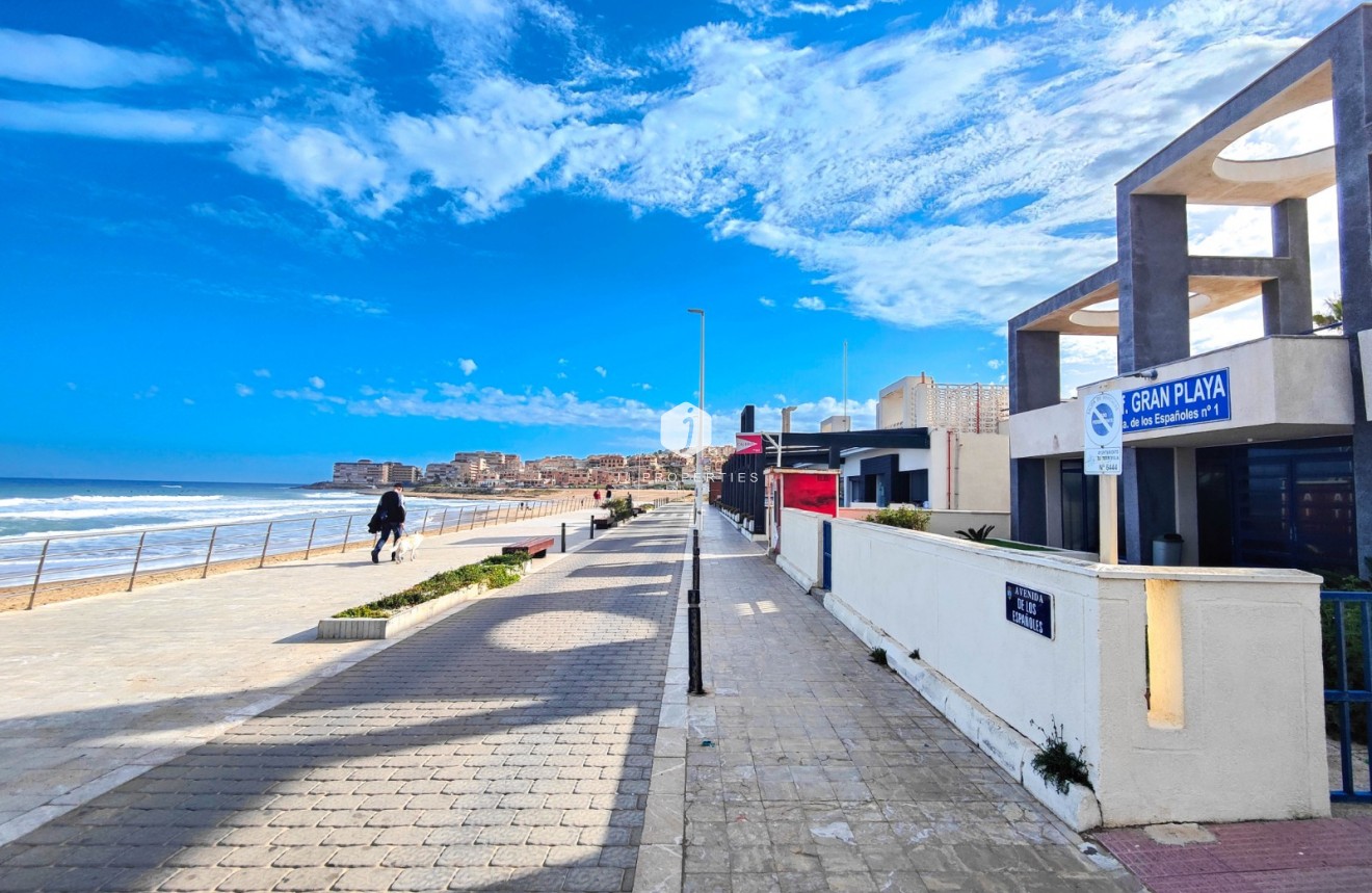 Resale - Apartment / flat -
Torrevieja - Costa Blanca