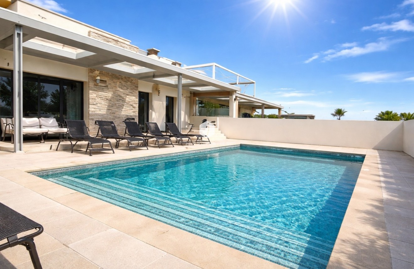 Resale - Villa -
Los Balcones - Costa Blanca