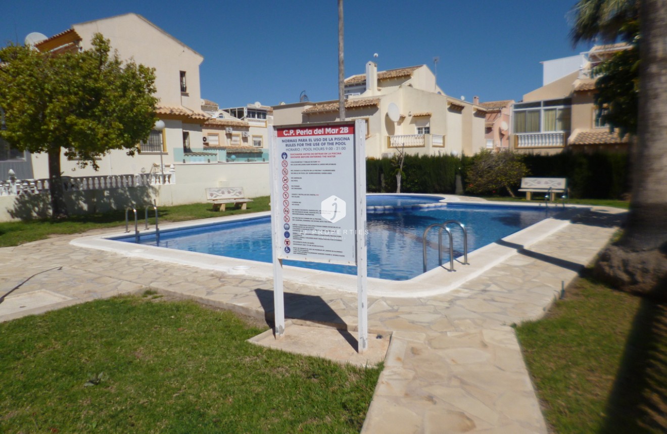 Resale - Chalet -
Playa Flamenca - Costa Blanca
