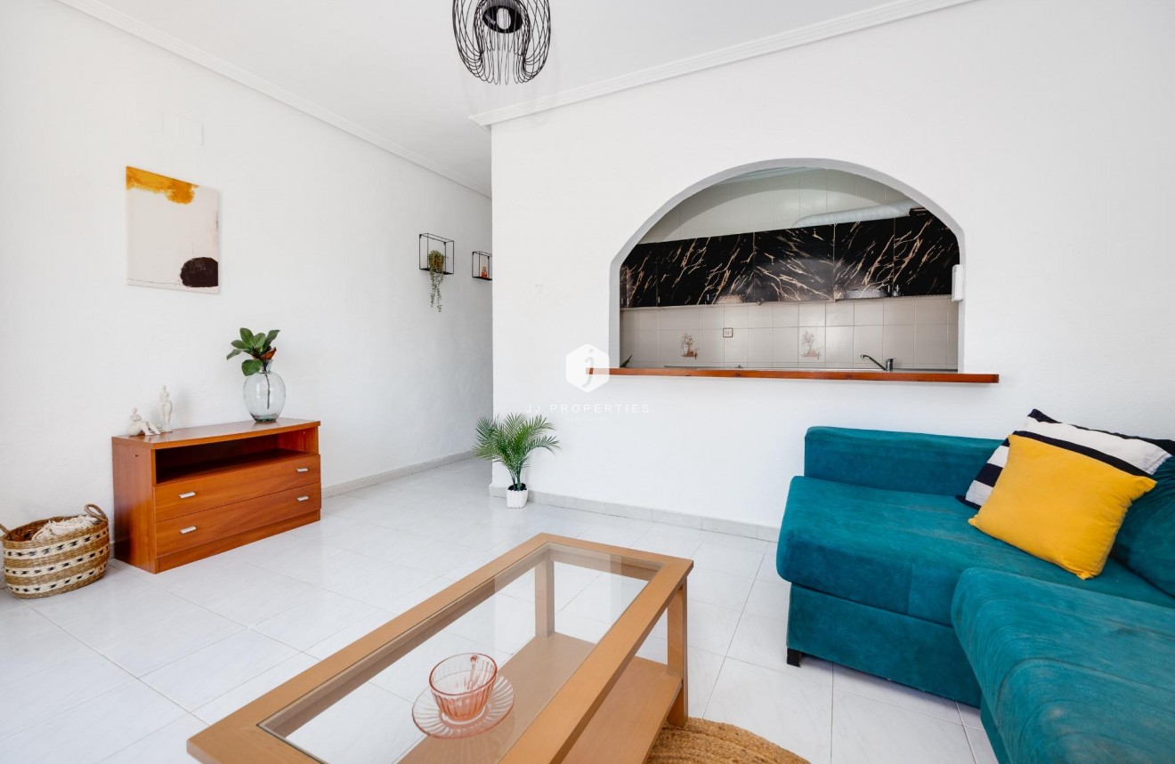 Resale - Chalet -
Torrevieja - Nueva Torrevieja