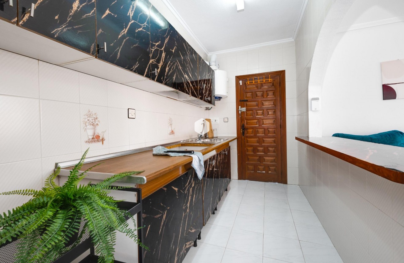 Resale - Chalet -
Torrevieja - Nueva Torrevieja