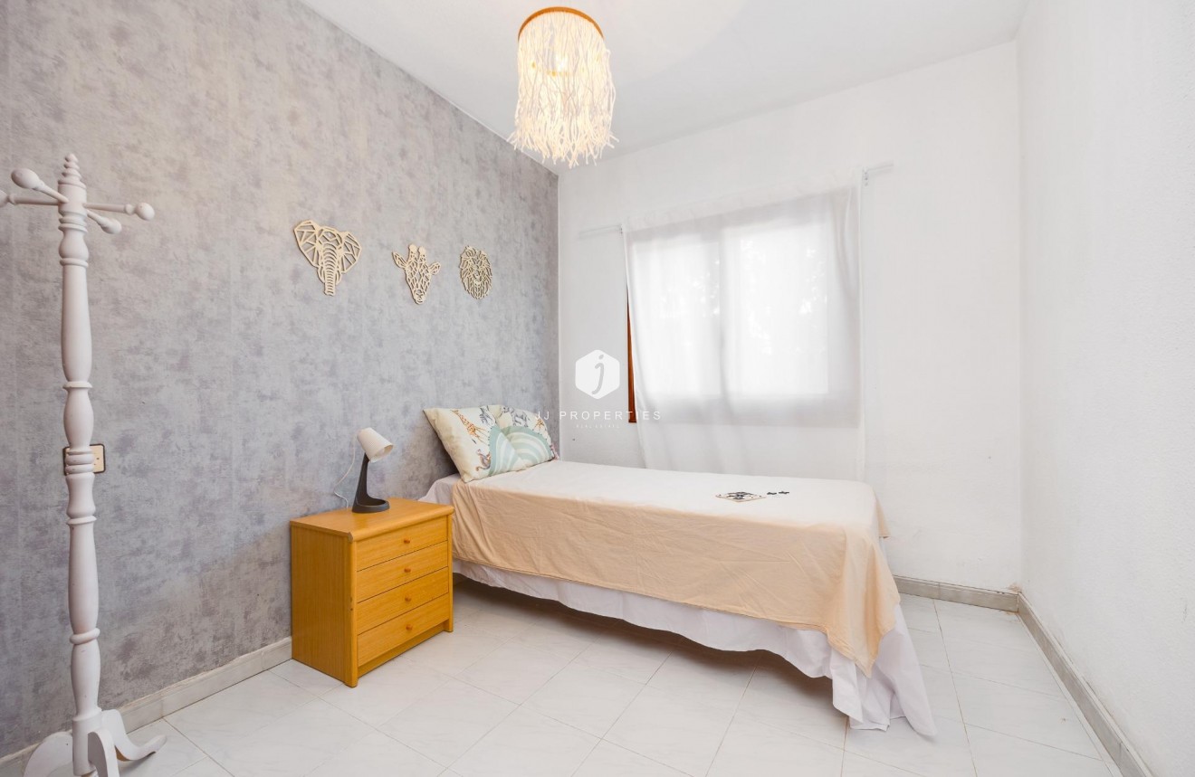 Resale - Chalet -
Torrevieja - Nueva Torrevieja